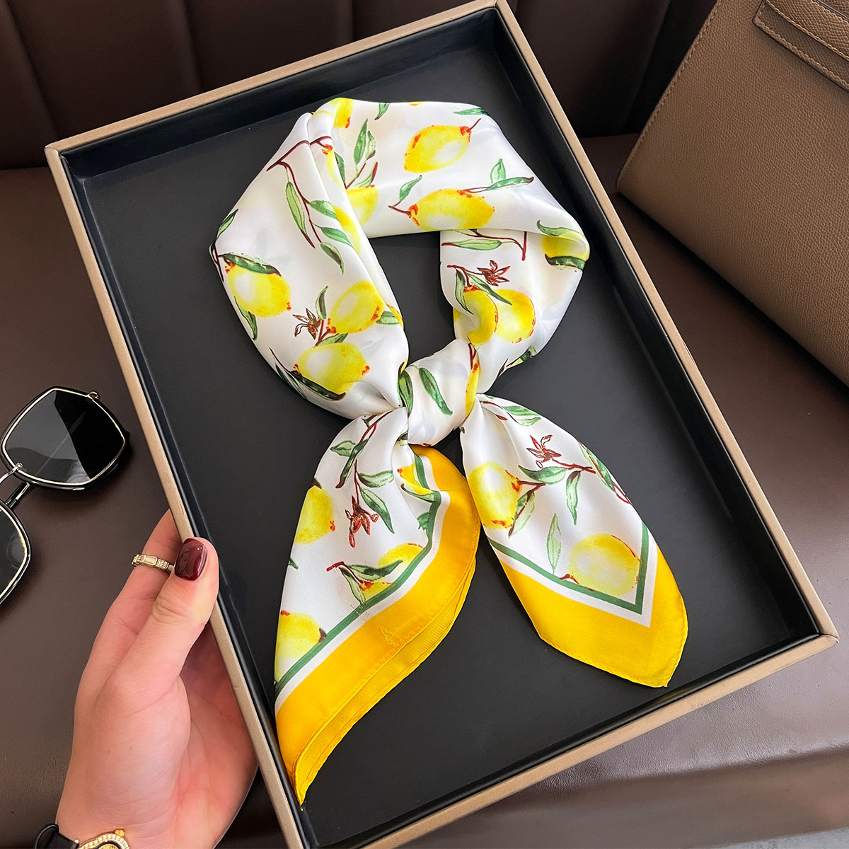 2025 New Yellow Lemon Print Sq - огляд і ціна Silk Neck Scarf